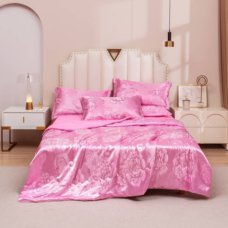 

New Light Luxury Silky Jacquard Summer Quilt Solid Color Simple Summer Quilt Four-Piece Set Smooth And Machine Washable 150x200cm 1pcs розовый