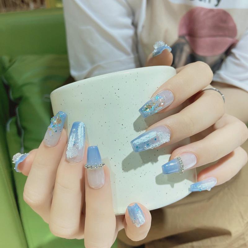 

Wen Jingling Gradient Glitter Aurora Diamond Bridal Press-On Nails (Removable) Camellia Blue XS - Ballet