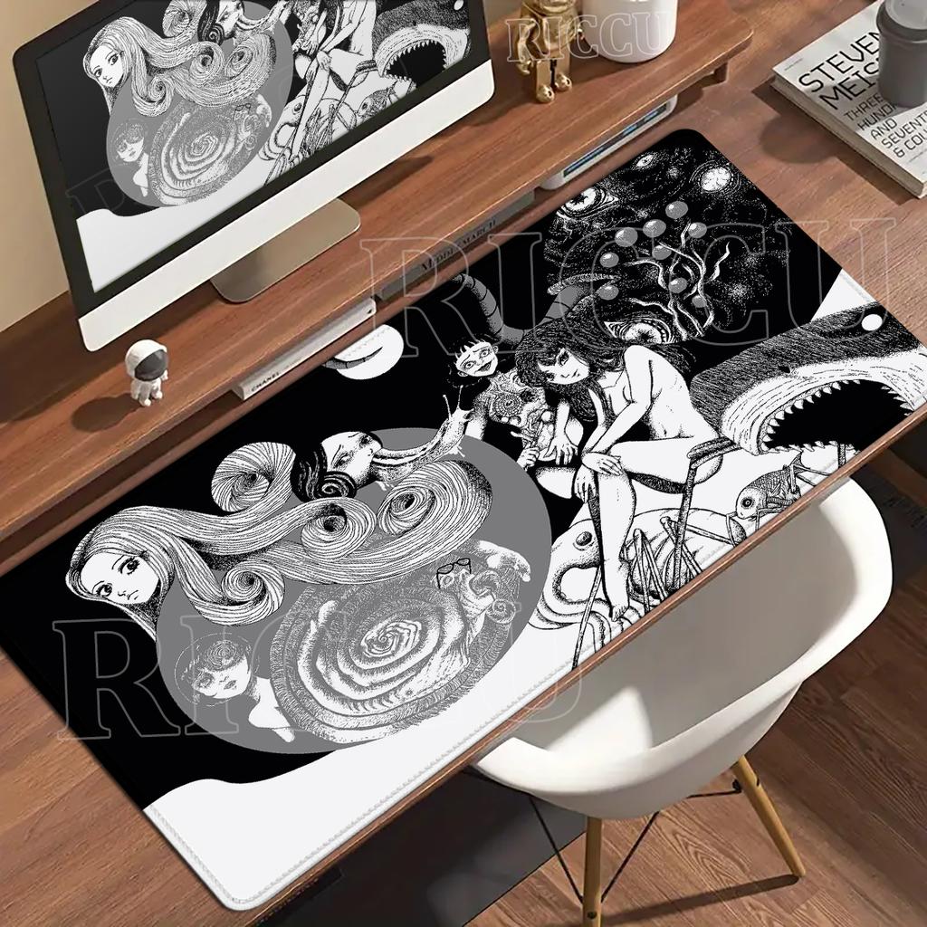 Schwarz-Weiß-Mauspad XXL HD Anime-Mädchen Schreibtischunterlage Erweiterte Gaming-PC-Tastaturmatten Große Gamer-Collage Horror-Anime-Mauspad