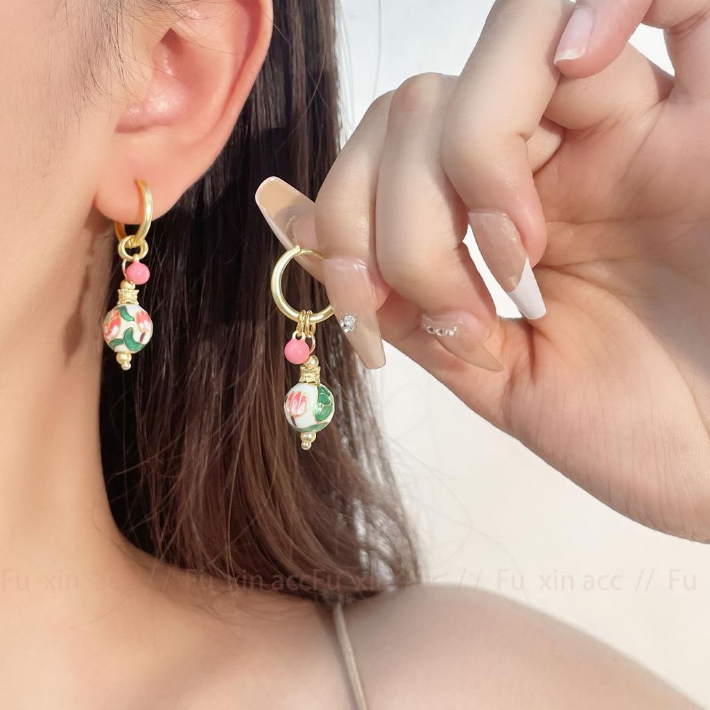 Colorful oil dripping lotus earrings for women, retro light luxury niche design, high-end fashion, personalized jewelry gift