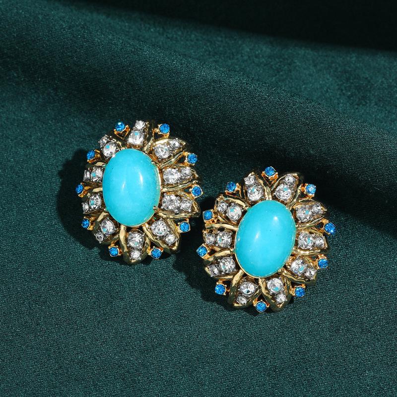 Yong Nuo Vintage Retro Jewelry: High-End, Colorfast Antique Earrings