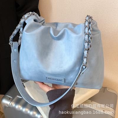 Simple and Versatile Bag Women's Spring Summer 2025 New Leisure This Year Popular Messenger Bag Chain Shoulder Bucket Bag