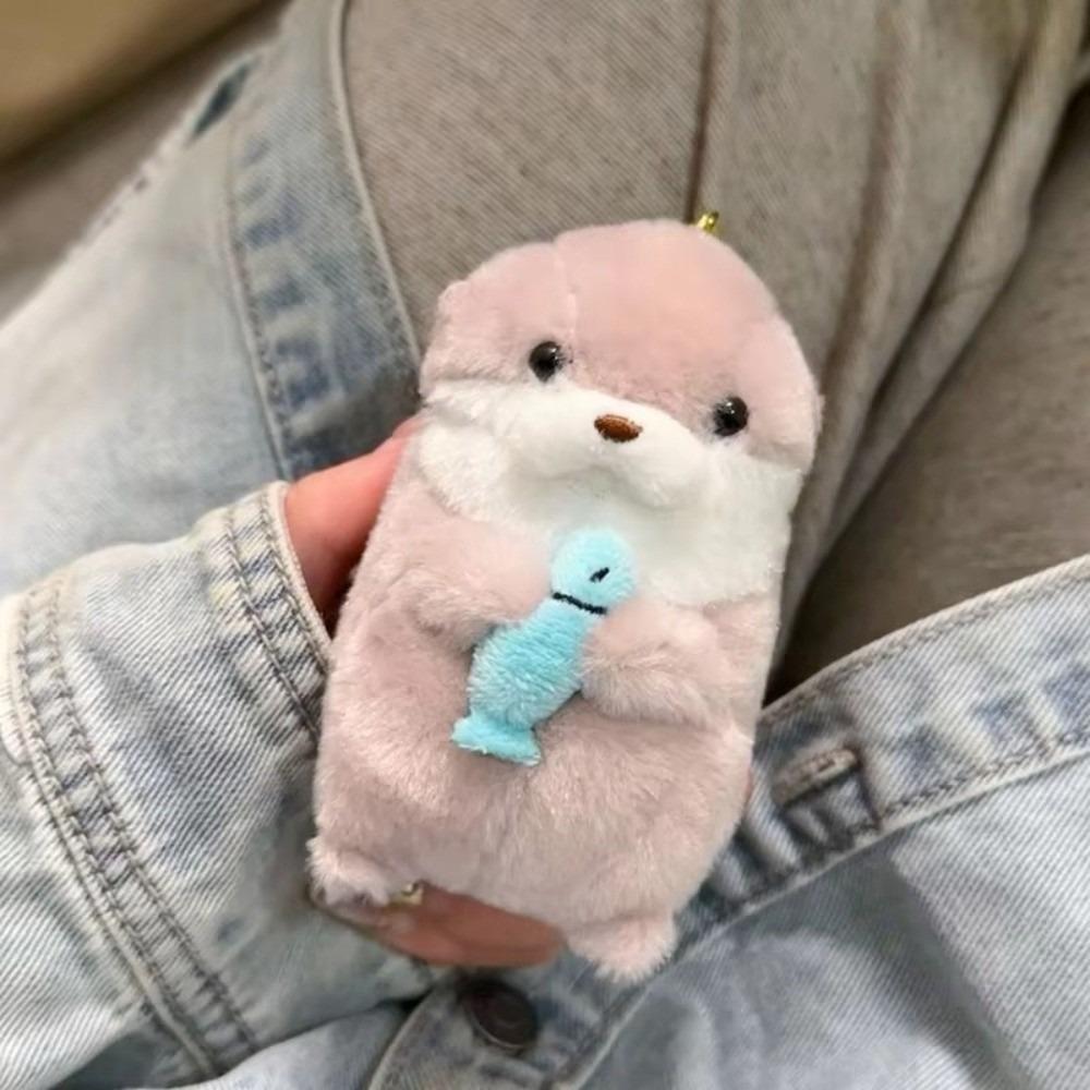 Kawaii Otter mit Fisch Plüschtier Schlüsselanhänger Plüschmaterial Niedliches Design Hängender Anhänger Weiche Haptik Lustiger Anhänger Schlüsselanhänger