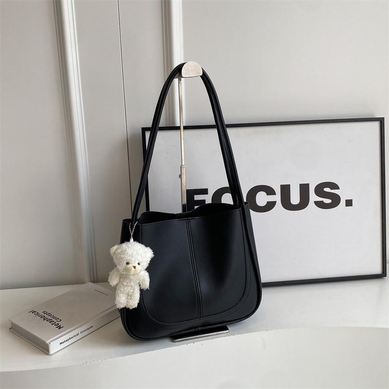 Trendy Casual Fashion Summer Bucket Bag For Commuting With Stylish Design Features