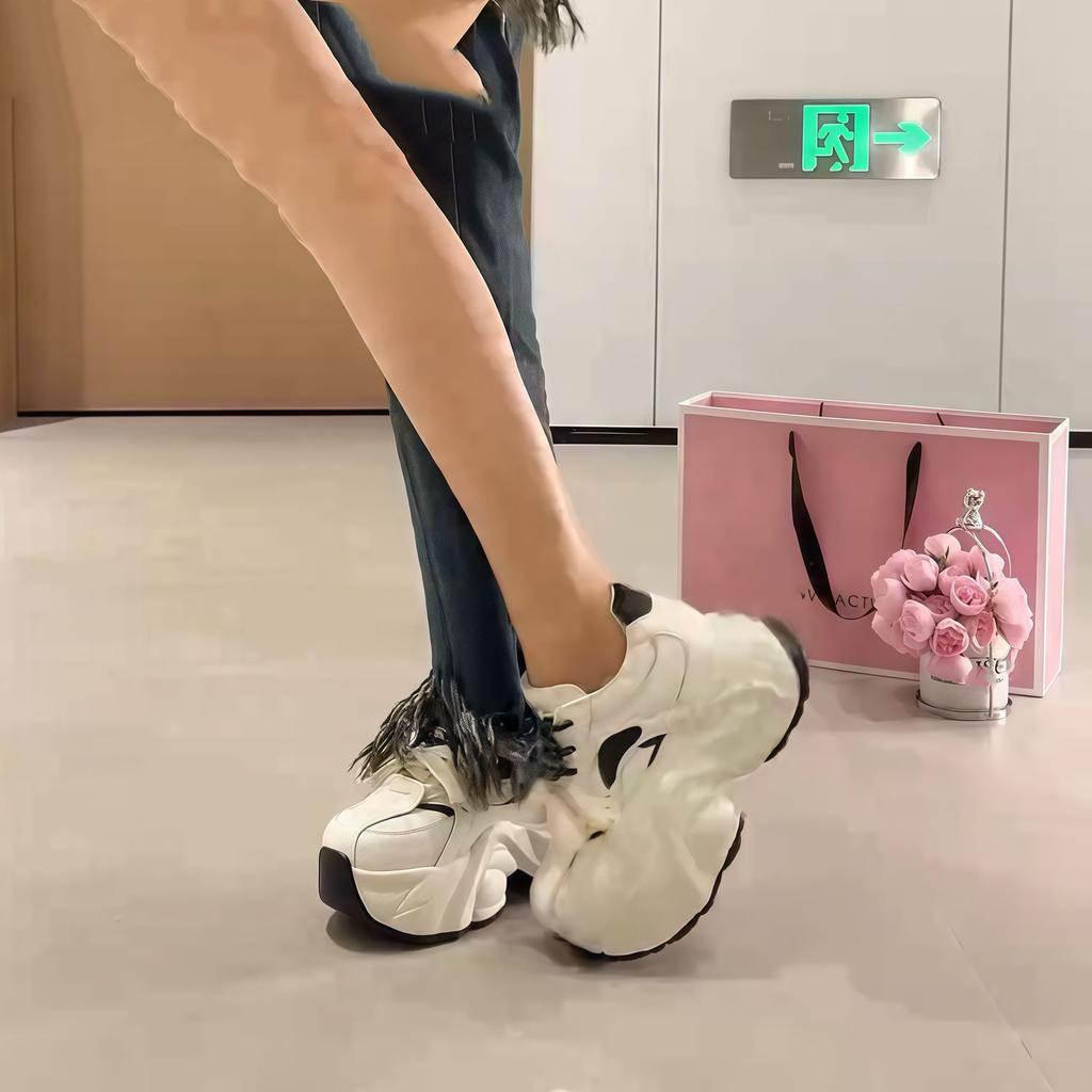 Beliebte Dad-Schuhe Damen ins super fire 10cm dicke Sohle Innenhöhe Muffin kleine weiße Schuhe vielseitige Sportschuhe Freizeitschuhe