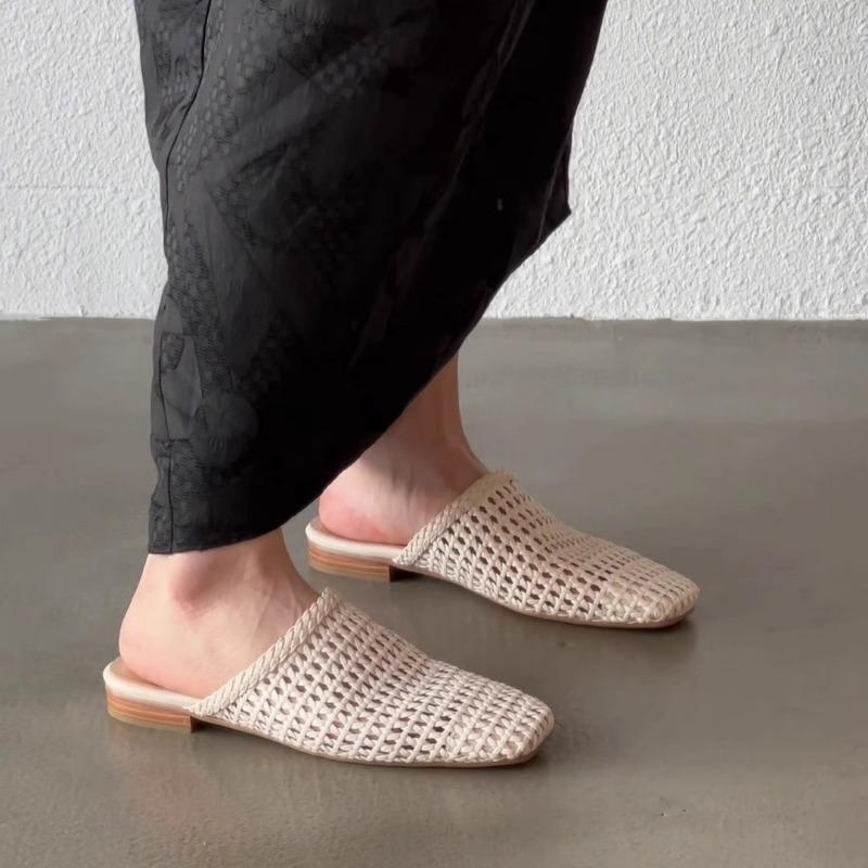 Sheepskin version of the new woven hollow bag head half slippers women's summer wear flat bottom square head fashion lazy cool slippers