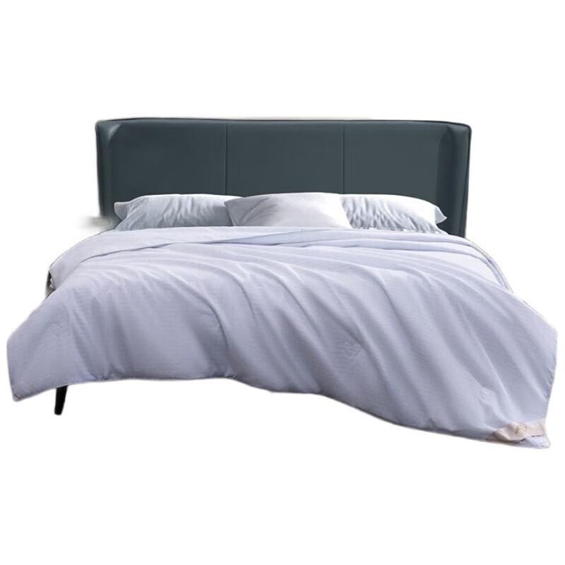 

Sindora All-Season Blended Quilt