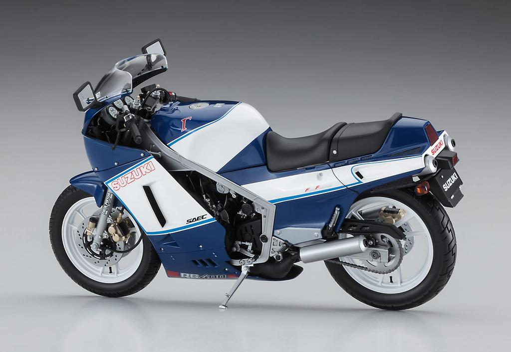Hasegawa Suzuki Spätmodell Farbe Verkleidung Kunststoffmodell 21739 1/12 RG400 Blau/Weiß mit Unterteil