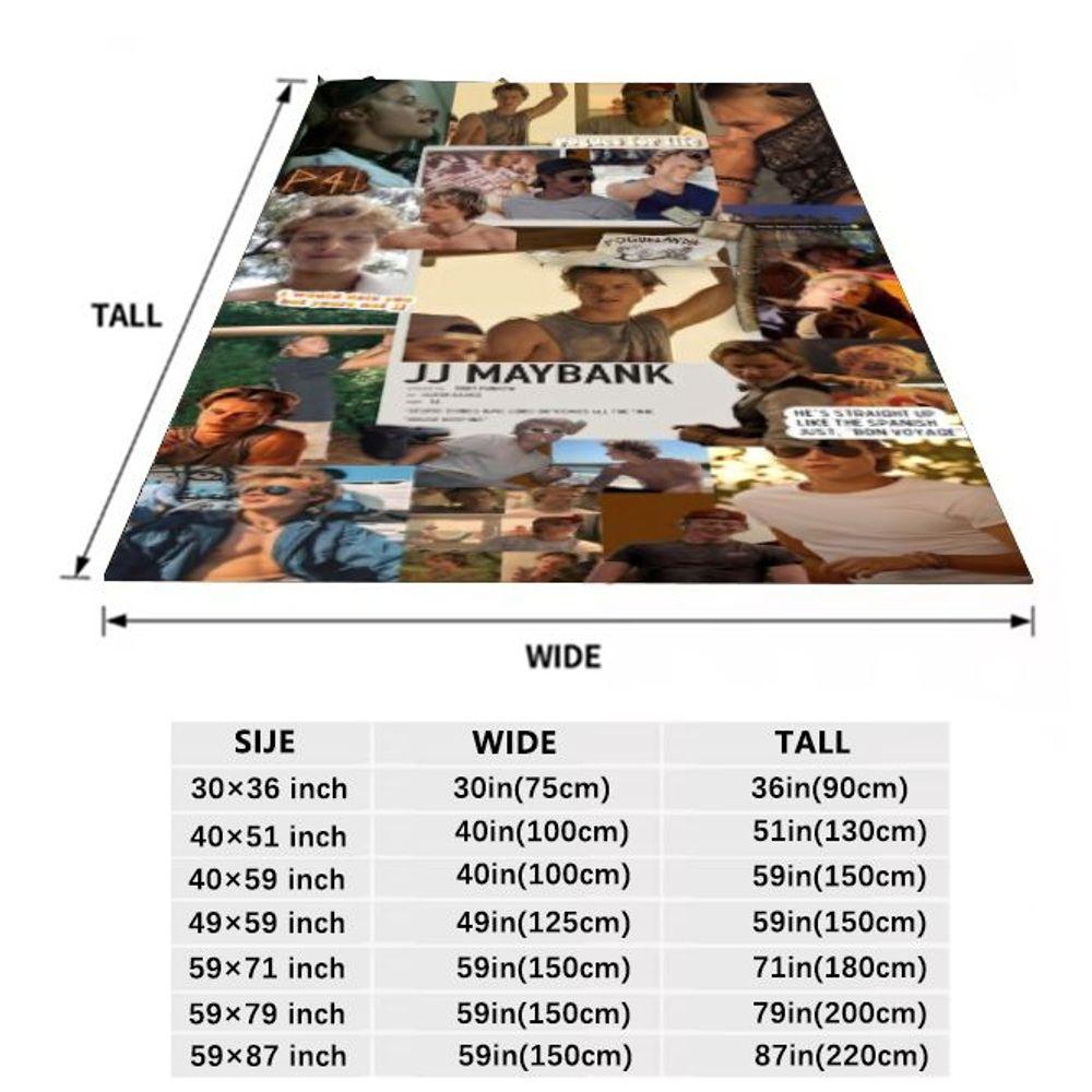 Coperta Collage JJ Maybank Outer Banks - Morbido Plaid in Pile con Momenti Iconici di JJ, Design con Testo Audace, Uso Versatile per H