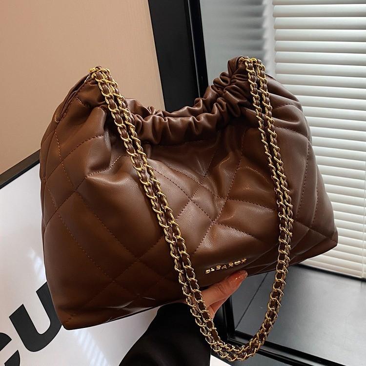 IELGY Large-Capacity Diamond Casual Trendy Fashion Tote Bucket Bag All-Match Chain Shoulder Female Bag