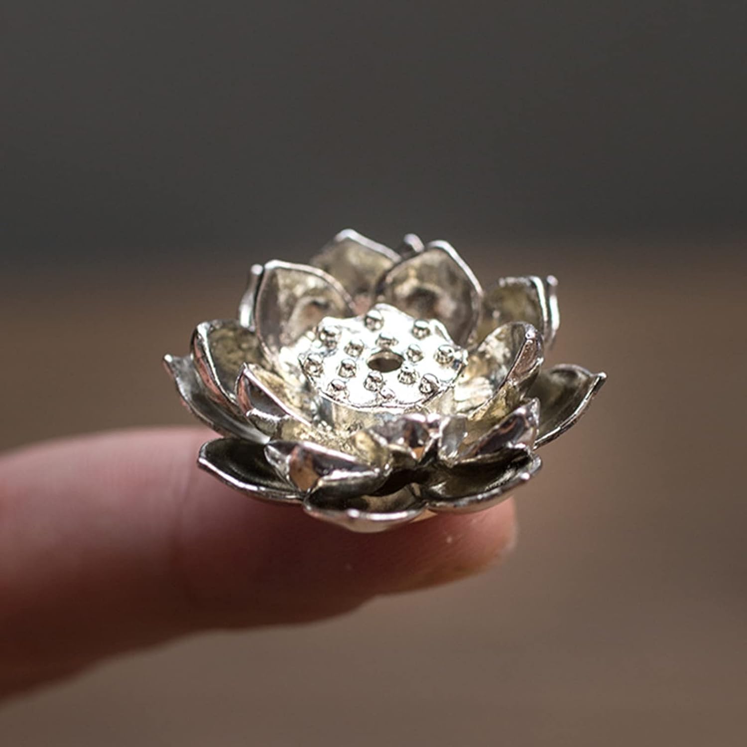 

Мини Золотой Лотос Ароматическая вставка Сиденье для ароматизатора Ароматическая горелка Lotus Аксессуары для благовоний Сиденье для благовоний