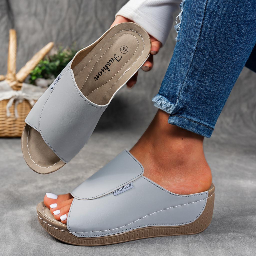 Fashion 2025 New Women Wedge Slippers Summer Fashion Slippers Open Toe Breathable Sandals Comfortable Buckle Woman Shoes Slides Women