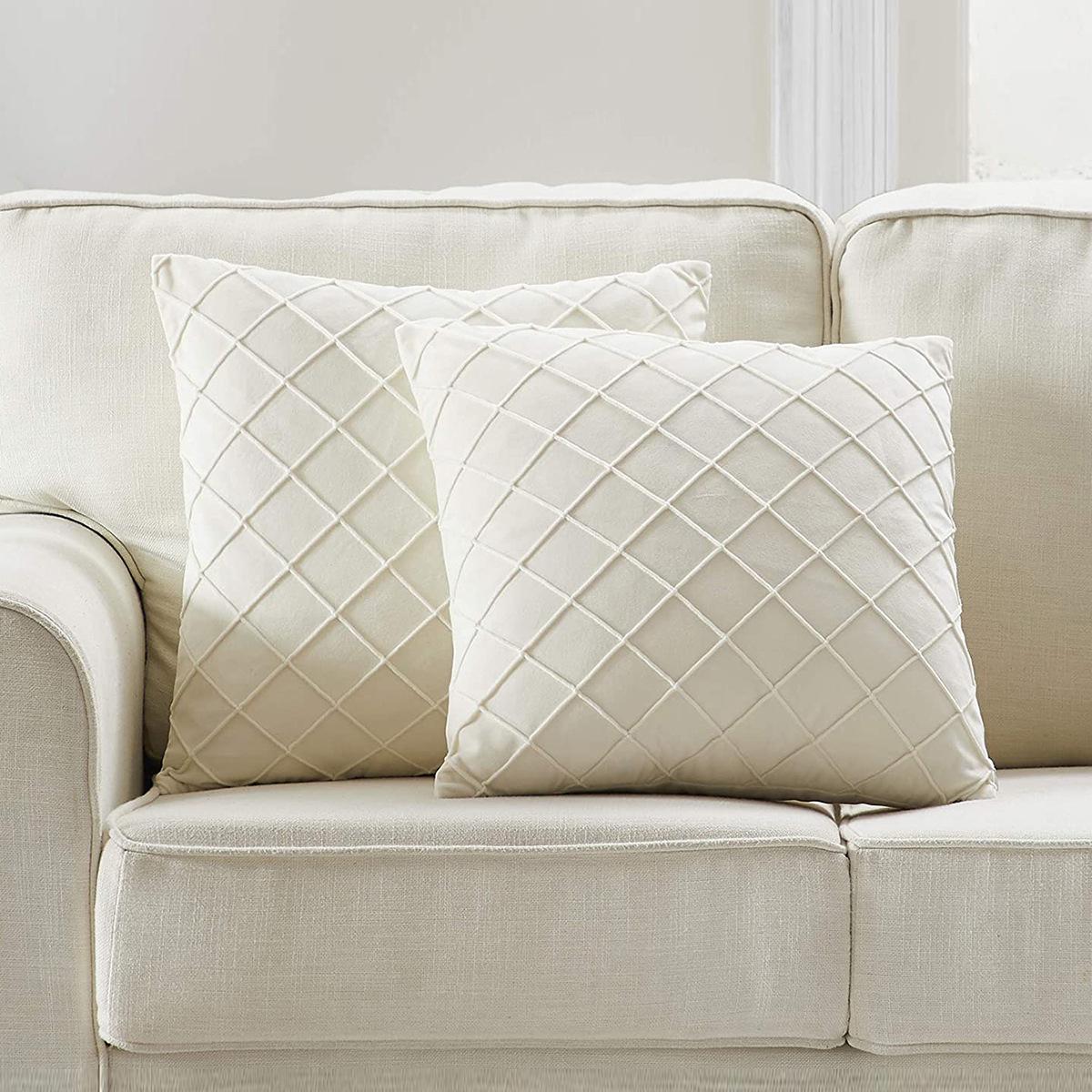 

Скандинавский бархатный вышитый чехол на декоративную подушку в клетку для декора дивана. 30x50 cm