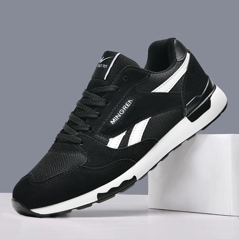 

Summer sports shoes men s new mesh breathable running shoes soft sole non-slip casual travel shoes 39 чорний