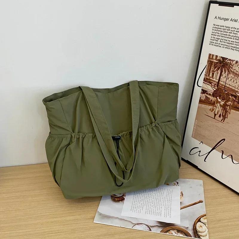 Lässige einfache vielseitige gewaschene Stoff-Schultertaschen einfarbig Reißverschluss weich große Kapazität geraffte Taschen