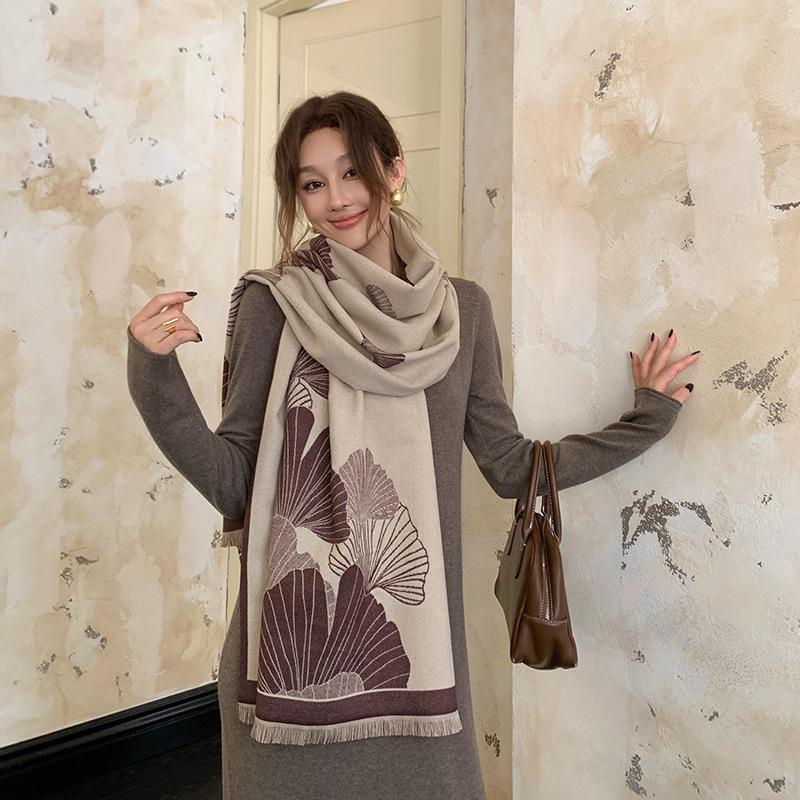Simple  Fashionable and Versatile Warm Imitation Cashmere Scarf for Women In Autumn and Winter New Style High Looking Light Luxury Windproof Shawl