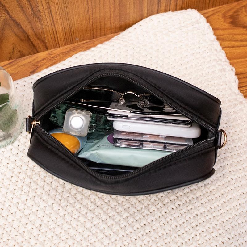 New Color Matching Women's Bag Casual Small Square Bag Shoulder Messenger Bag Contrasting Color Mobile Phone Bag Camera Bag One Piece