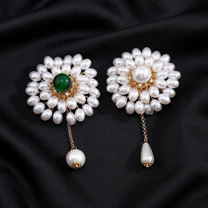Elegant Luxury Pearl Brooch, High-end Women's New Trendy Personality Round Fringed Corsage Suit Pin, Exquisite Accessories