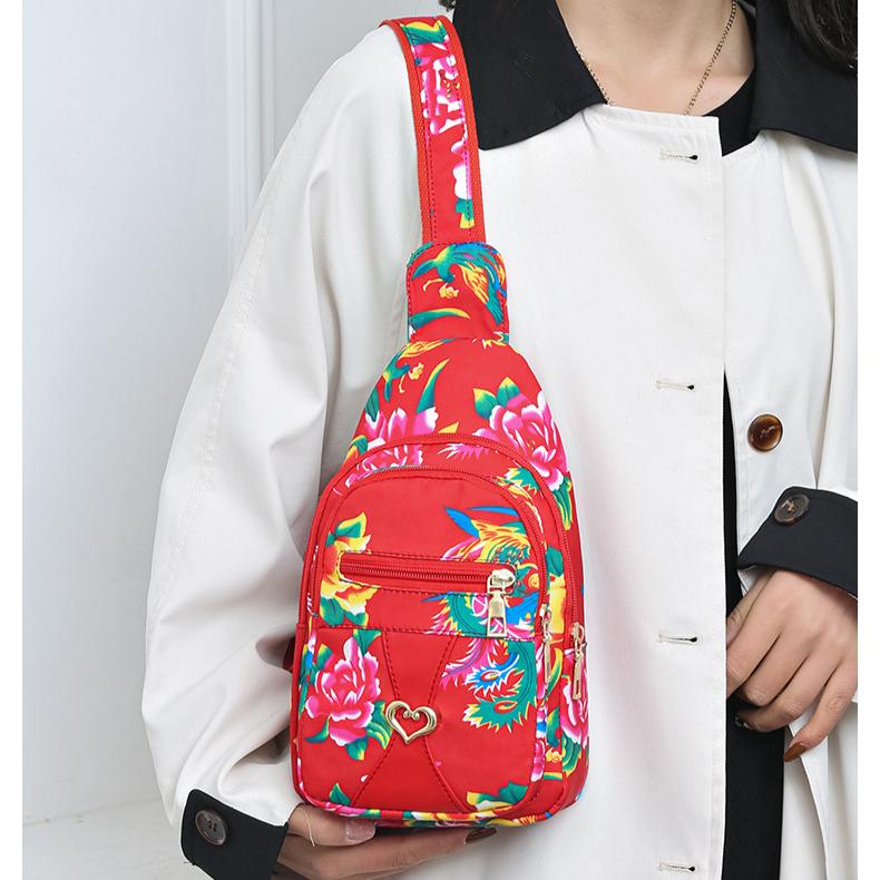 Chest Bag for Women 2025 New Korean Version Casual Big Flower Crossbody Bag for Women, Versatile Large Capacity Crossbody Fashionable Bag