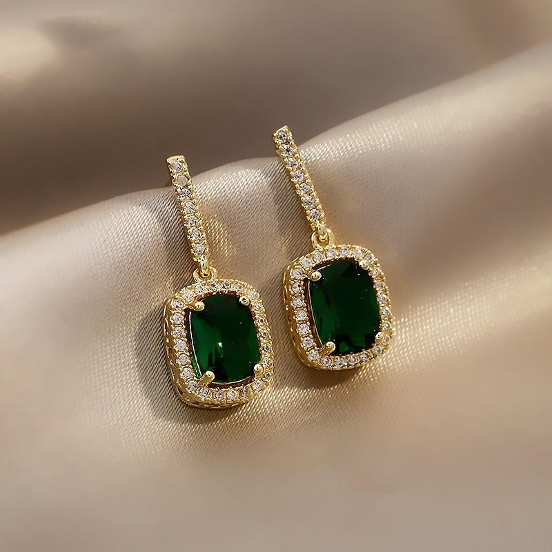 New Small Emerald Earrings Female Net Celebrity Temperament Earrings New Trendy Simple Retro Earrings Silver Needles