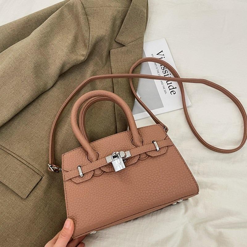 Bag women's new trendy high-end fashion niche design shoulder messenger bag portable platinum bag