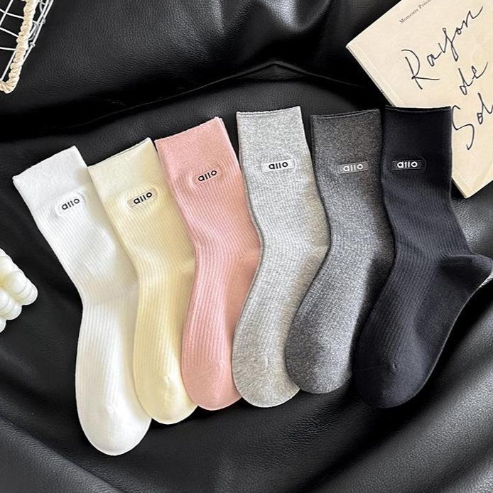Women's Fall New Solid Color Embroidery Letter Boneless Tube Pile Socks