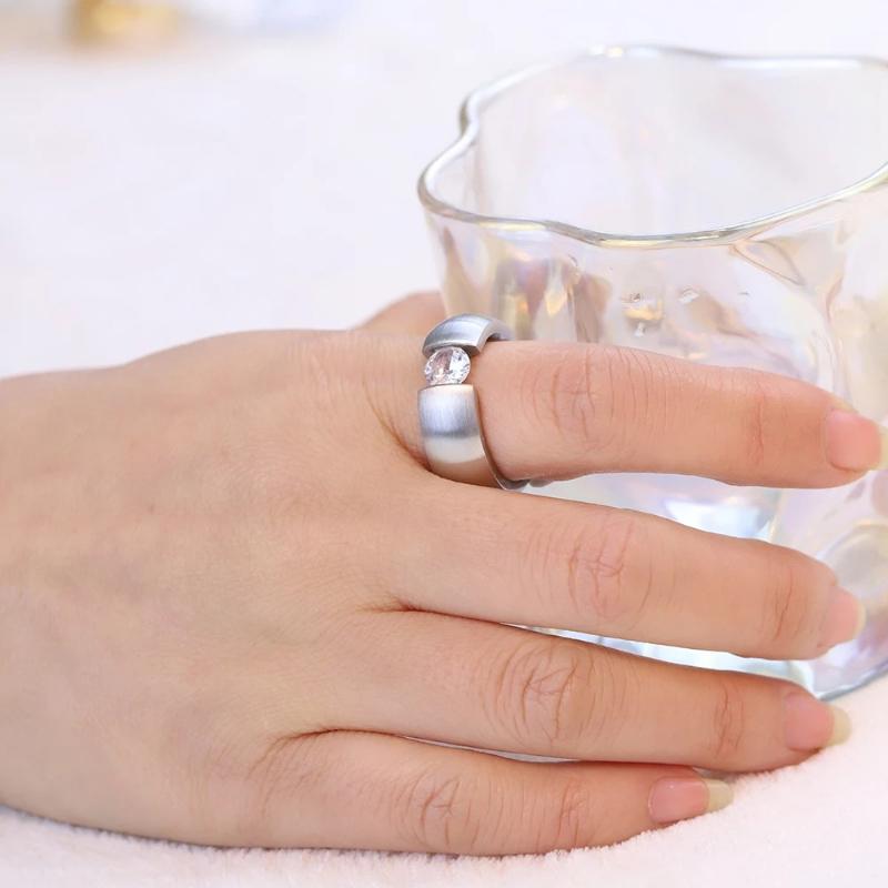 Goldfarbene 316L Edelstahl Eheringe für Damen Herren Mode Diamantbesetzt 8,5mm Ring Hochzeitsfeier Geschenke