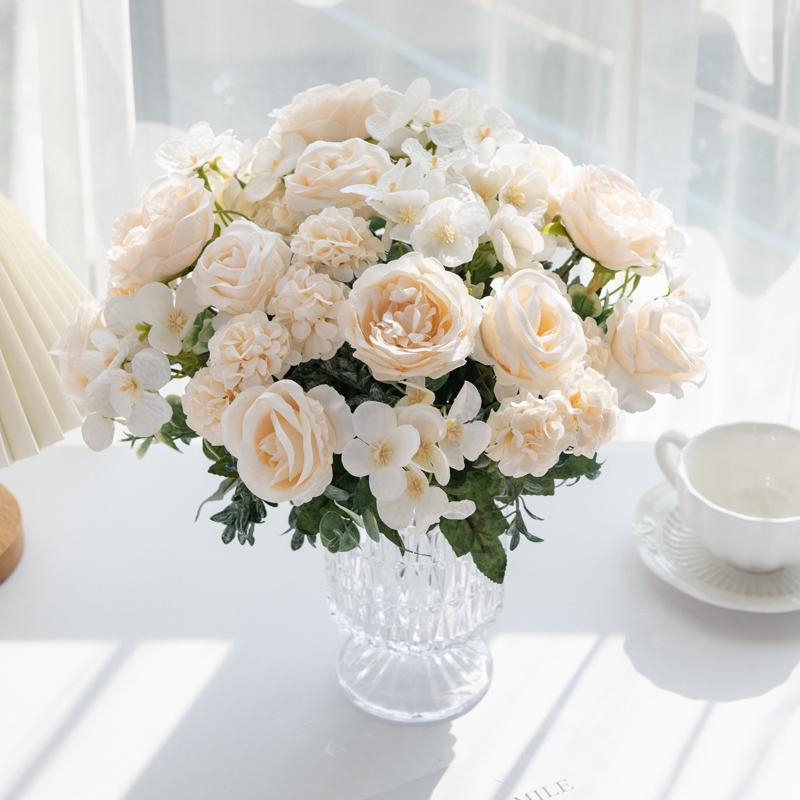 1Pcs Silk Flower 7-Forked Artificial Rose Hydrangea Handheld Flower Fillet Rose Dried Flower Wedding Decoration Flower Bouquet
