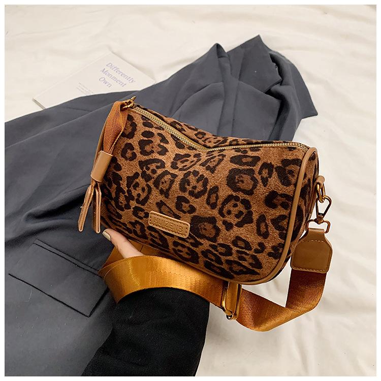 

Премиальный сенс ретро сумка женская 2025 новая корейская версия нишевый дизайн сумка на плечо широкий плечевой ремень сумка-мессенджер для поездок на работу прилив