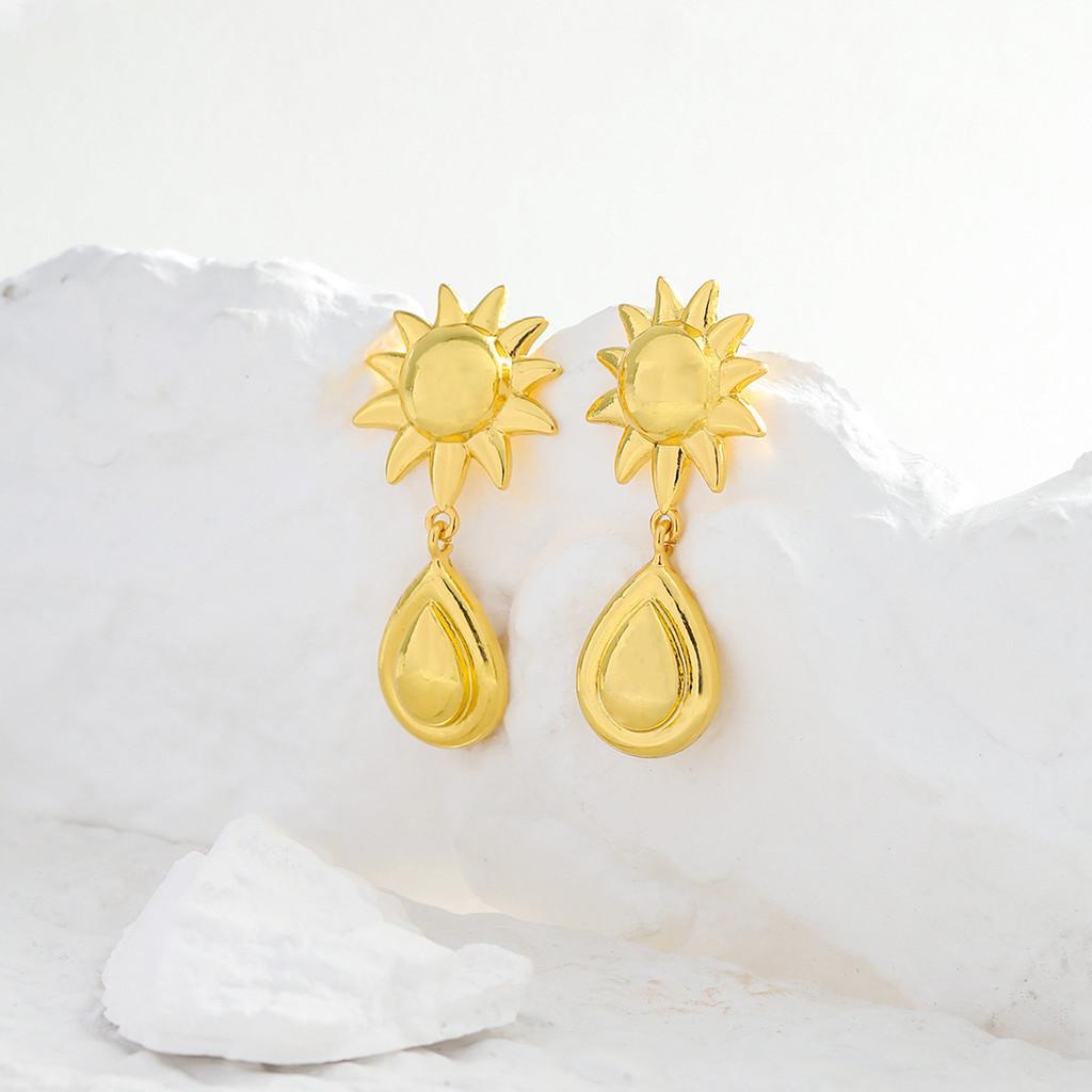 Elegant Gold Geometric Teardrop Earrings Fashionable Sunflower Design Alloy Jewelry For Women