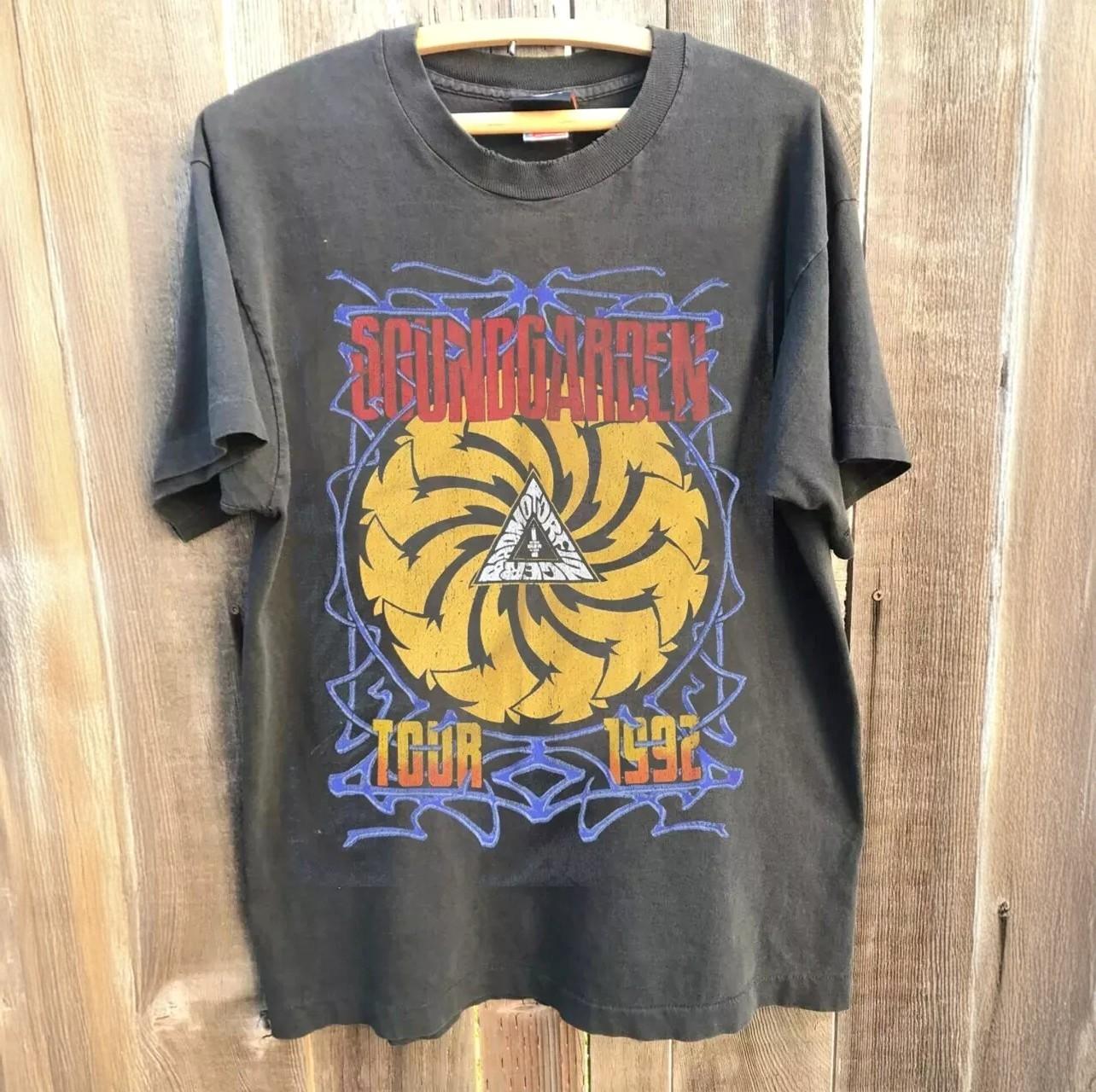 Soundgarden Tour Shirt Vintage Grunge Band Graphic Tee Unisex T-Shirt S