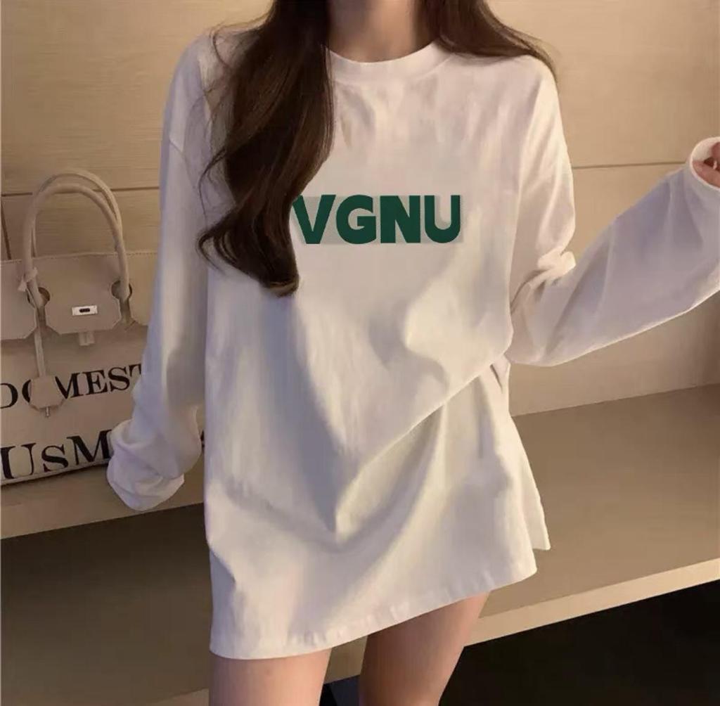 Women's White Long-Sleeve Pullover: Casual, Versatile, Slim-Fit Base Top for Autumn