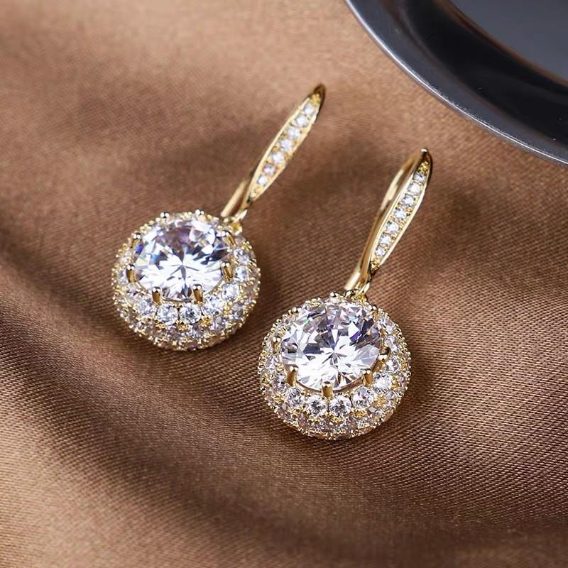Exquisite High-End Flashy Diamond Earrings with Simple Luxury Design