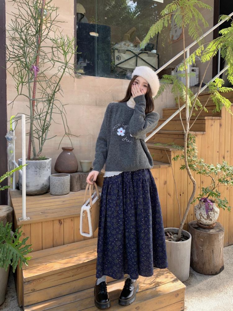 2025 Korean Retro Floral A-Line Skirt: Sweet, Gentle, High-Waisted, and Versatile