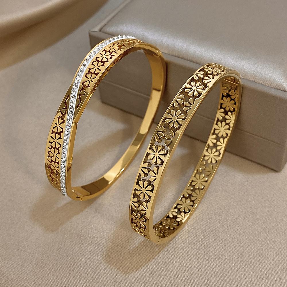 New Hollowout Flowers Rhinestones Stainless Steel Cuff Bracelet for Women Men Y2K Gold-plated Waterproof Charms Jewelry Gifts
