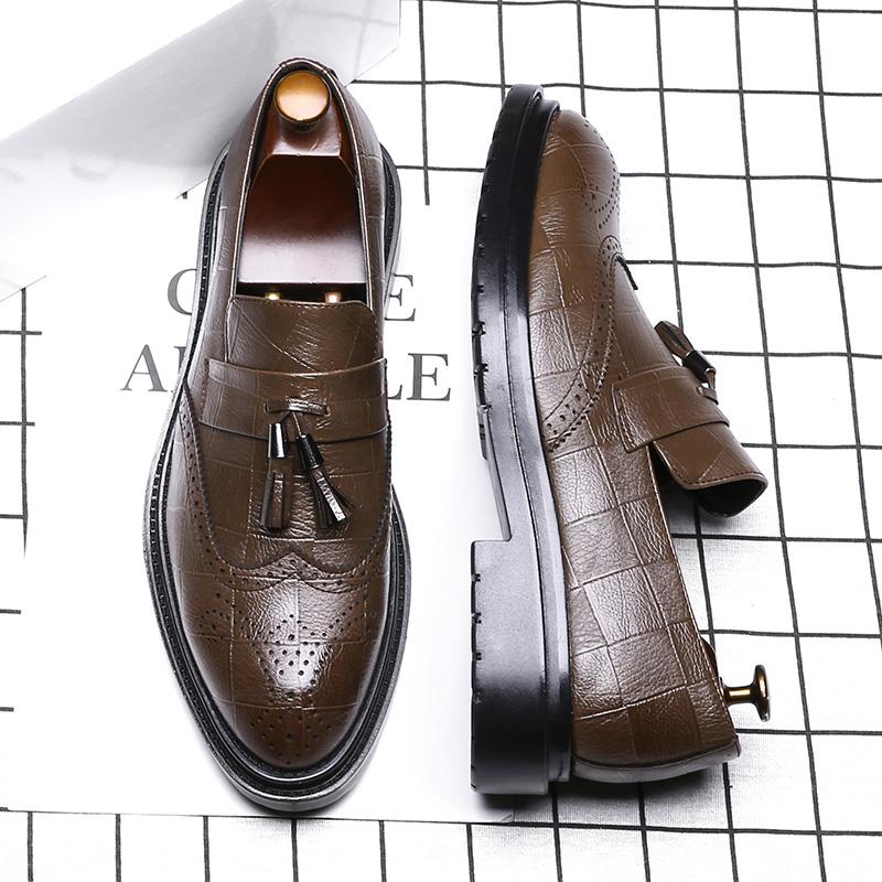 Fashion Male Pointed Loafers Tassel Thick Bottom Fashion Shoes Original Men Formal Club Wedding Party Shoes Men Luxury Designer Shoes