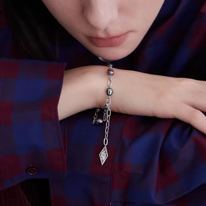 Black pearl chain bracelet