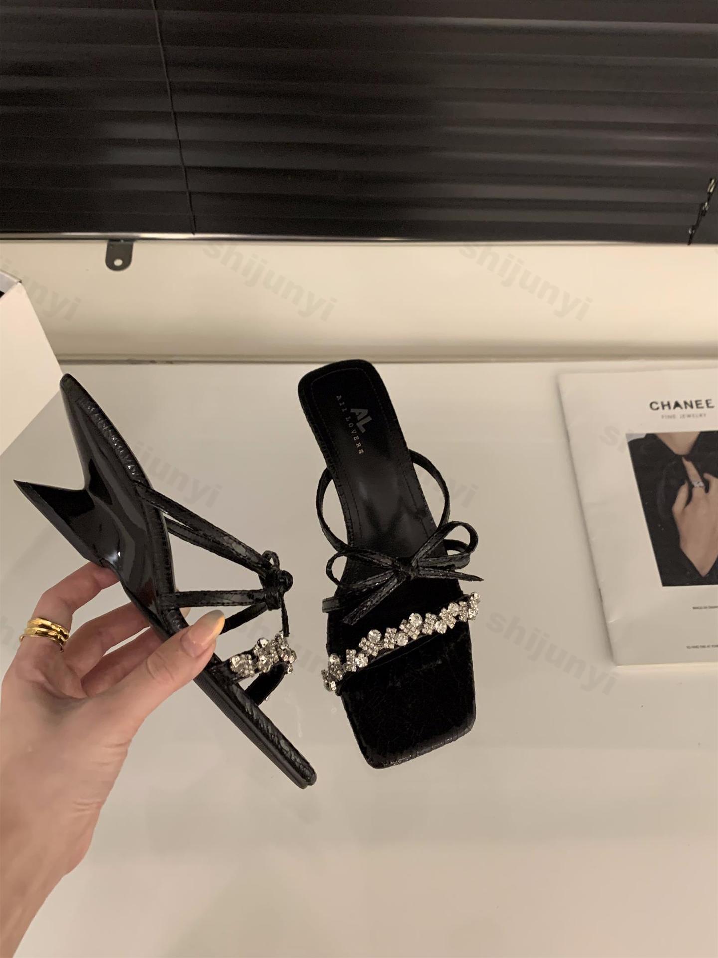 

Fashion Fashion Bow Design Wedge Sandals for Women 2025 New Spring Rhinestone Open Toes Breathable Comfortable Slippers Beach Drag Shoes 35 чёрный