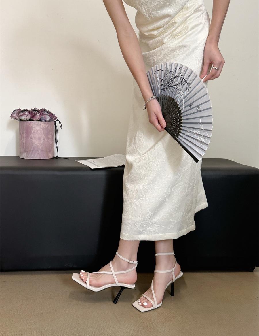 

2025 summer French niche square head open-toed thin heel sexy and thin eye-catching thin strap high-heeled women s sandals 40 абрикосовый