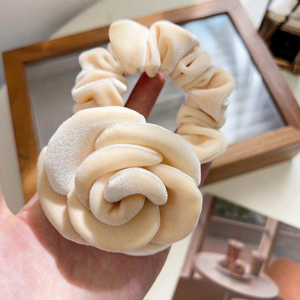 Gentle Temperament High-end Feel Handmade Velvet Rose Petals Intestinal Circle Internet Famous Low Ponytail Headband Retro