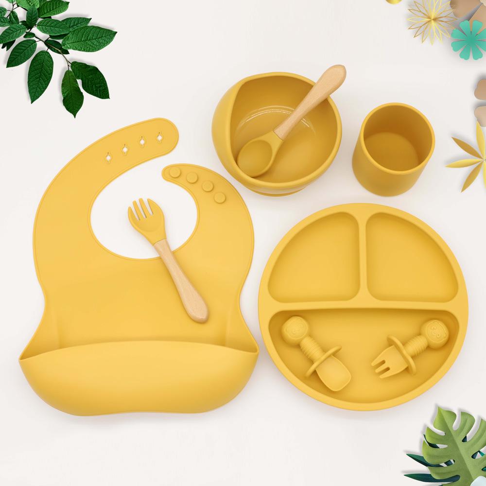 8PCS/Set Baby Silicone Tableware Set Baby Feeding Dishes BPA Free Bowl Plate Bibs Spoon Fork Sets Children Non-slip Dinnerware