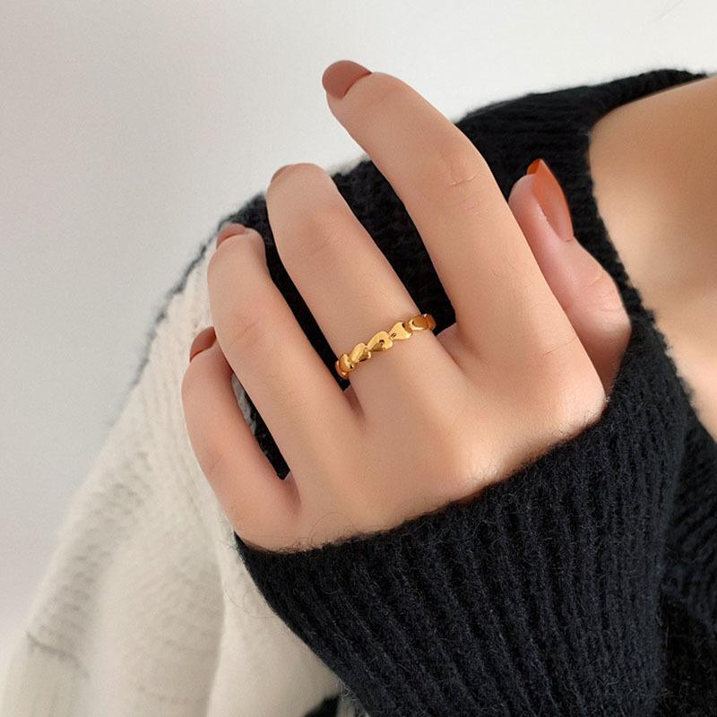 Elegant Heart Bow Titanium Steel Ring for Women Minimalist Round Circle Band Light Luxury Jewelry