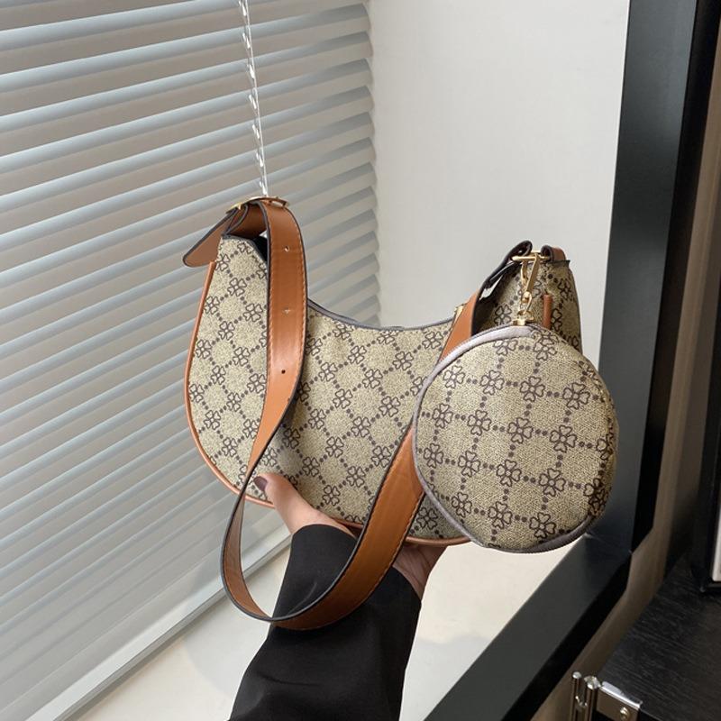 New Simple Shoulder Bag Casual Simple Casual Bag Women's Summer Commute Crescent Bag Messenger Bag