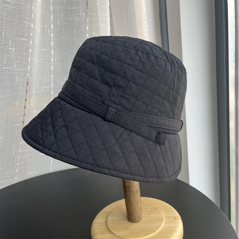 

Клетчатая панама женская осенне-зимняя теплая с защитой ушей шляпа-ведро толстая новая раздельная можно завязать хвостик панама Adult average size чёрный