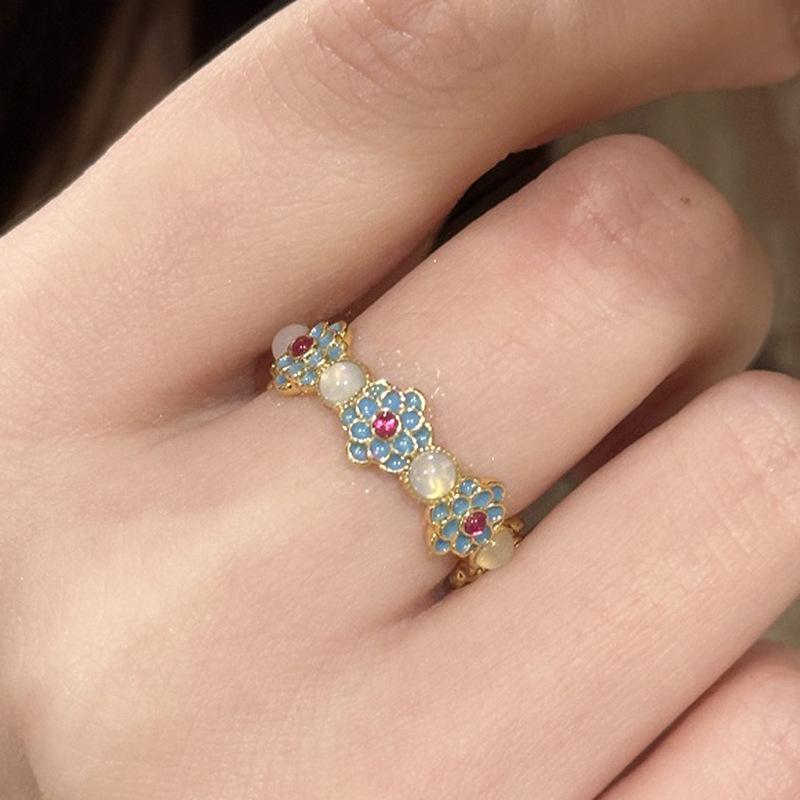 Exquisite Antique Gold Craftsm Blue Small Flower Bracelet for Women Natural Chalcedony White Exquisite Bangles Wedding