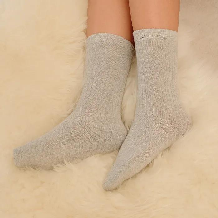 Loose-fit wool knit ribbed socks