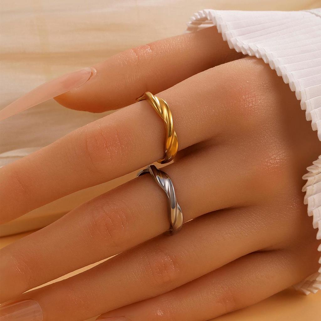 European-American Stainless Steel Mobius Strip Minimalist Open Ring Women's Accessory