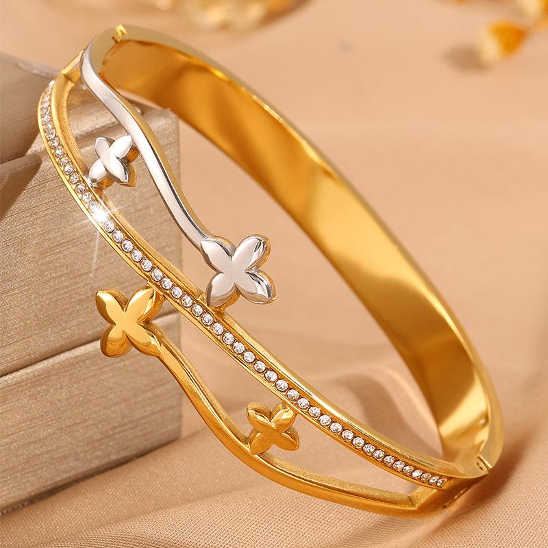 Color Four-leaf Clover Starry Fashion European and American Versatile Bracelet One Size(16-22CM)