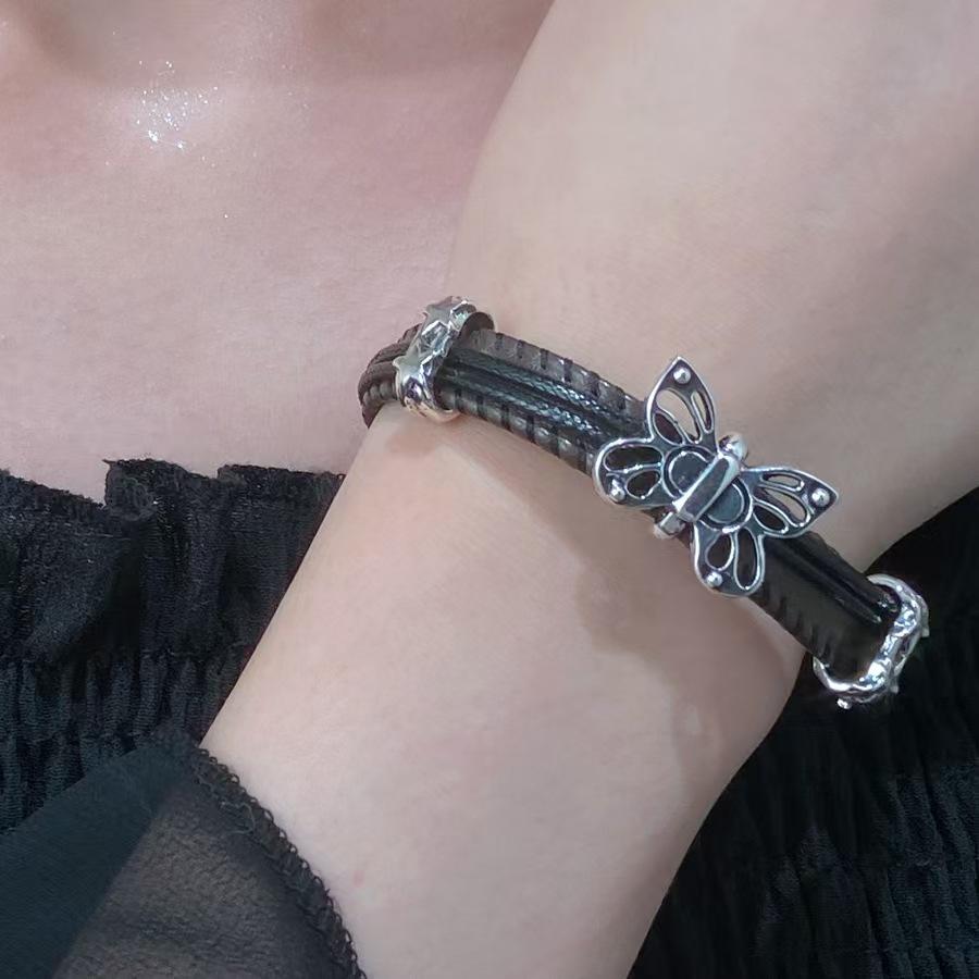 Punk Rivet Cross Clavicle Chain Choker Necklace for Men & Women