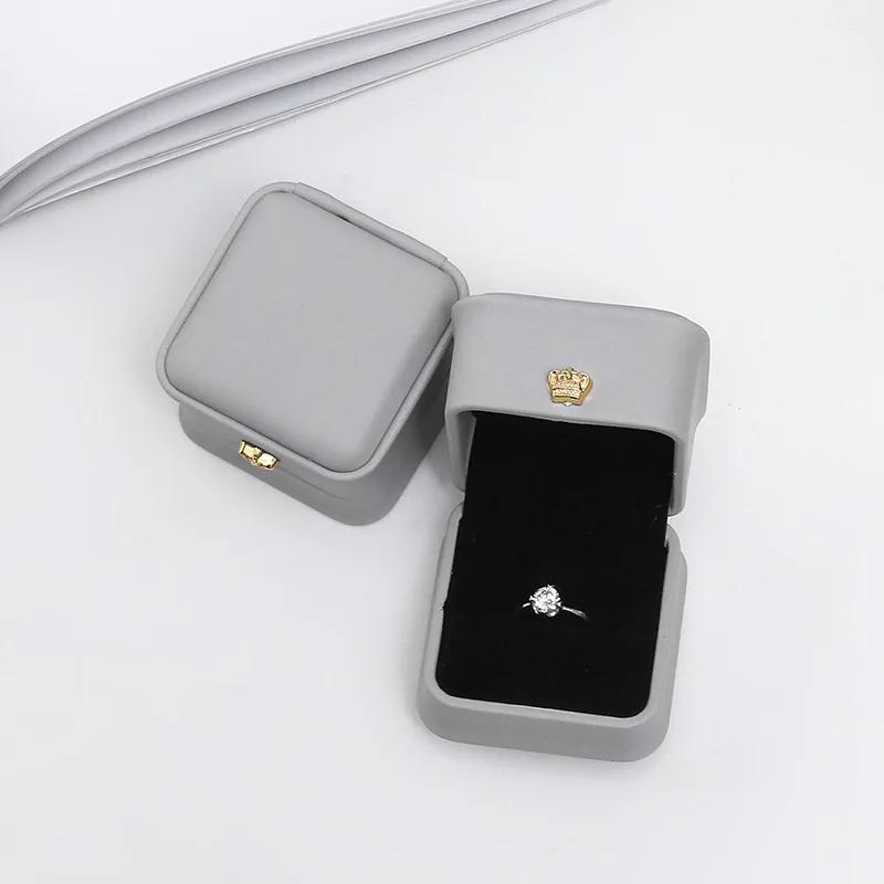 1Pcs Fashion Ring Jewelry Box 5.8x5.8x4.5cm Rose Gold/navy Blue/green /white Pu Crown Buckle Wedding Gift Jewelry Box